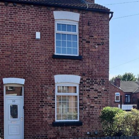 ニュートン・ル・ウィローズ Victorian Semi Detached House Behind The High Streetヴィラ エクステリア 写真