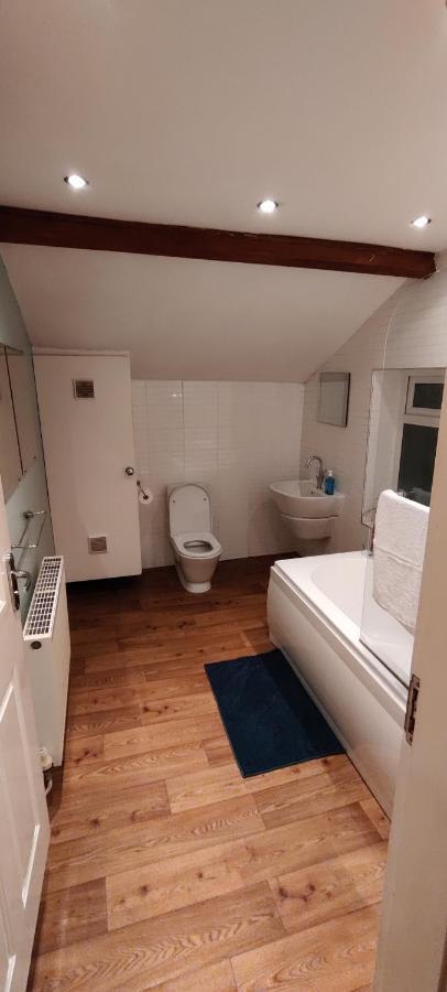 ニュートン・ル・ウィローズ Victorian Semi Detached House Behind The High Streetヴィラ エクステリア 写真